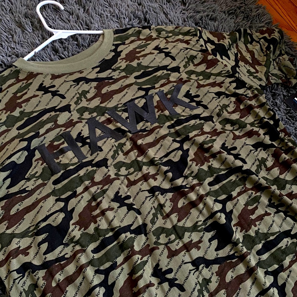 Mens “Hawk” T-Shirt Medium Short Sleeve Camouflage